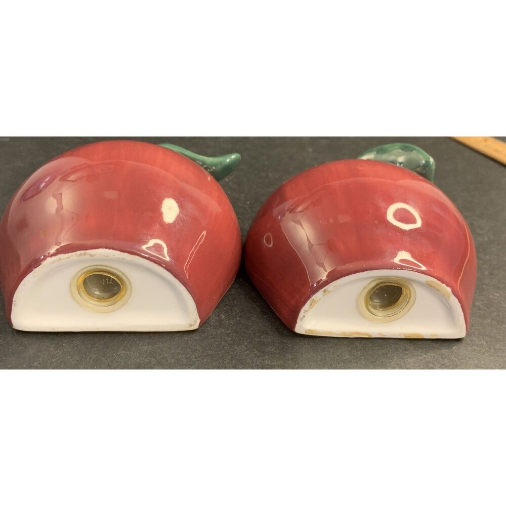 Vintage Red Delicious Apple Halves Salt And Pepper Shakers 'Salt of the Earth' - Picture 11 of 11